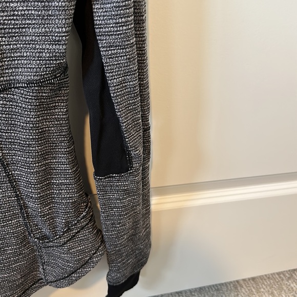 [Lululemon] Half-zip Running Top - Picture 9 of 9